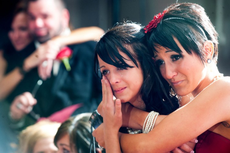 Sisters get emotional at wedding in Pittsburgh