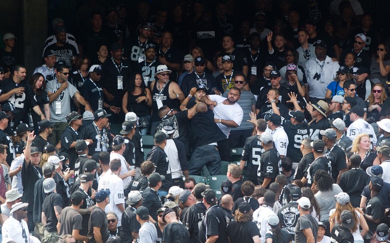 Oakland Raiders Fans Fighting, O.co Coliseum